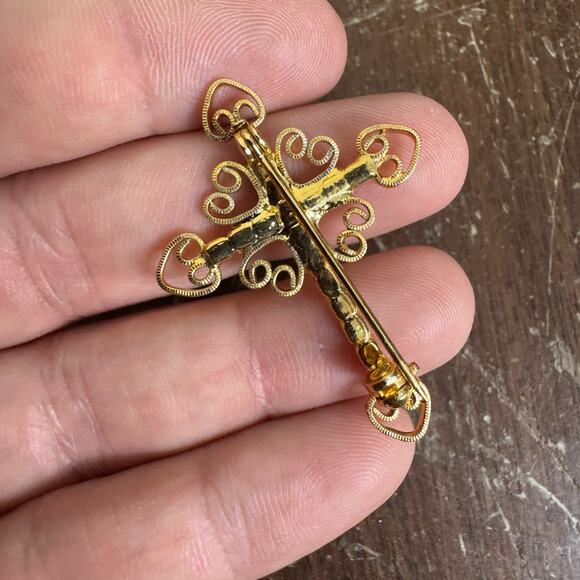 Amanda Smith Gold Tone White Rhinestone Religious Cross Brooch Pin - Picture 4 of 4